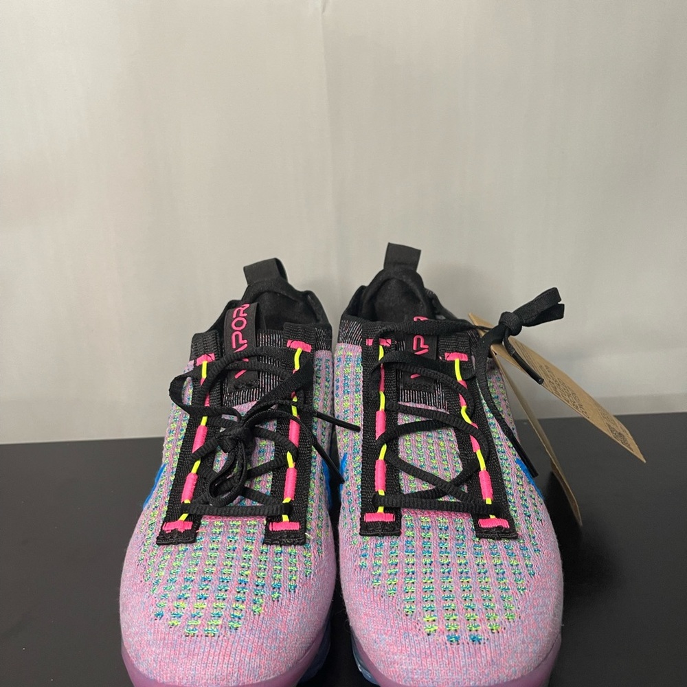 Nike Air VaporMax 2021 Flyknit Next Nature
- Size 5.5 women’s - Picture 3 of 6